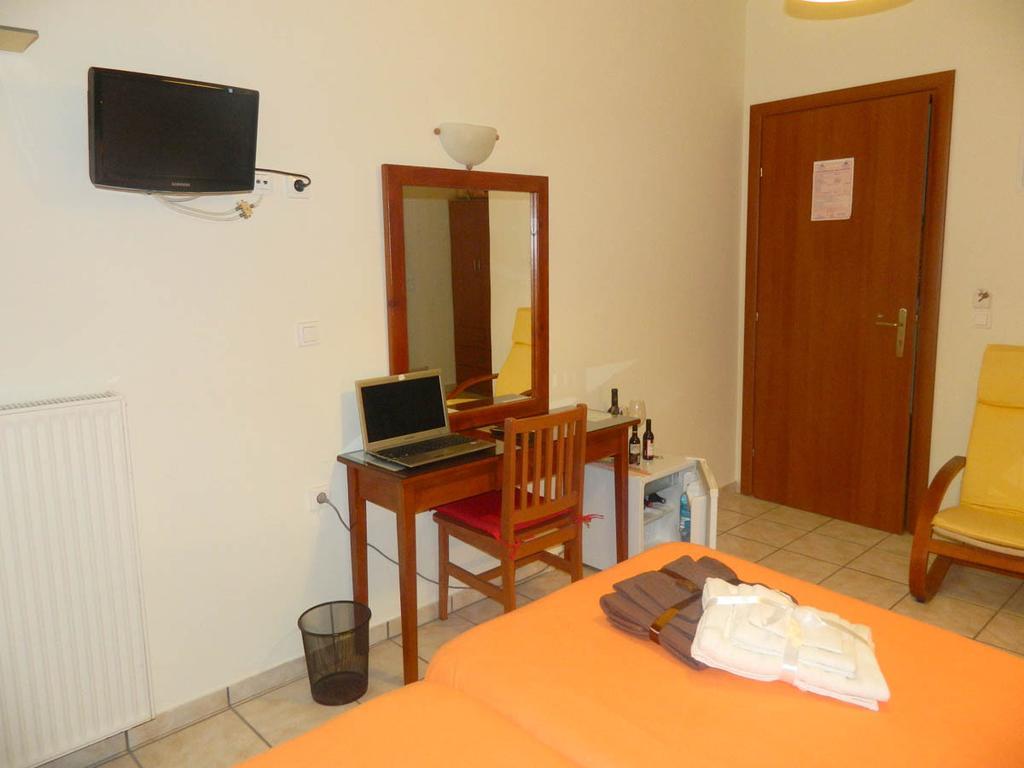 Peridromos Hotel Levádeia Cameră foto